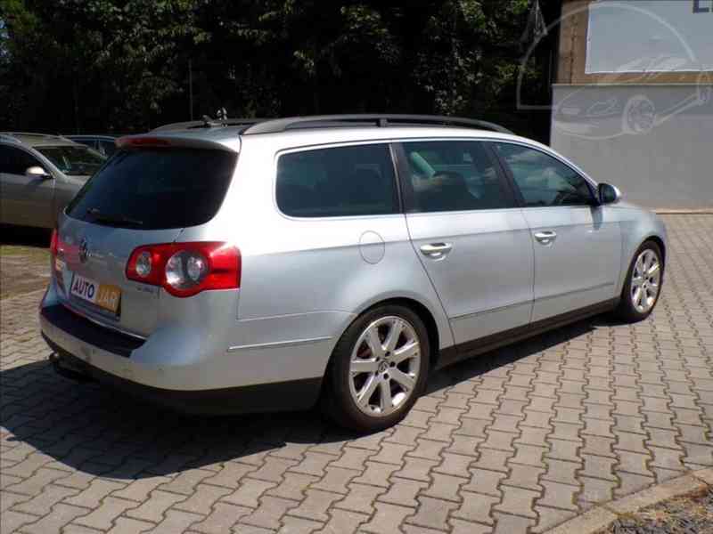 Volkswagen Passat 2,0 TDI DSG,XENON,TAŽNÉ,NAVI-HNED ODJÍŽDÍT - foto 3