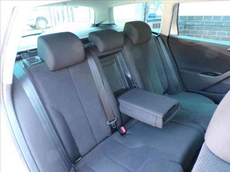 Volkswagen Passat 2,0 TDI DSG,XENON,TAŽNÉ,NAVI-HNED ODJÍŽDÍT - foto 12