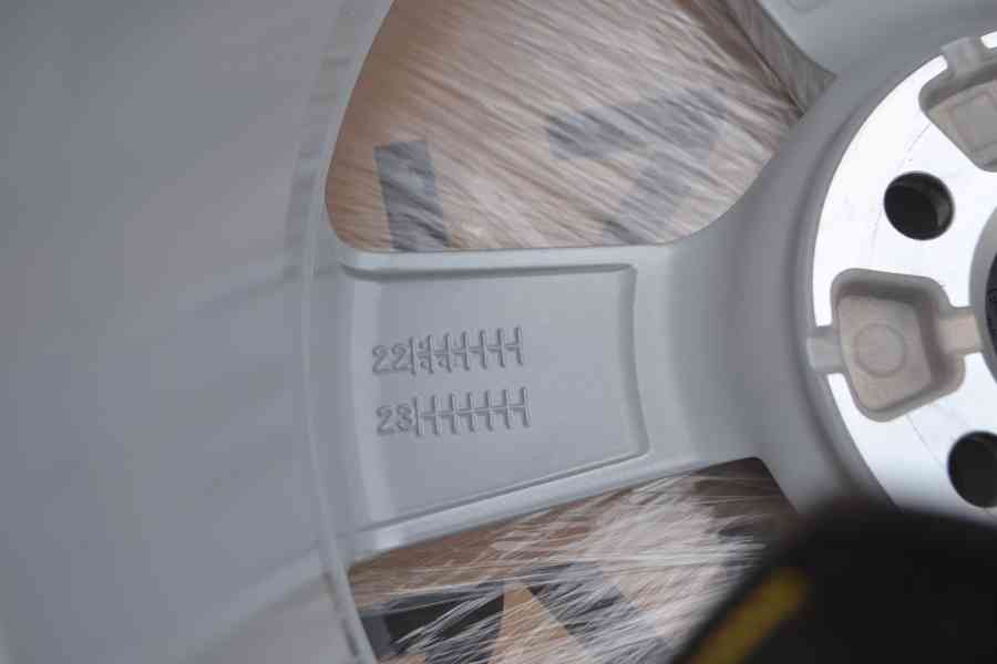 Š.Rapid/ Fabia 3 - NOVÝ zimní Alu komplet– 215/45R16 - foto 17