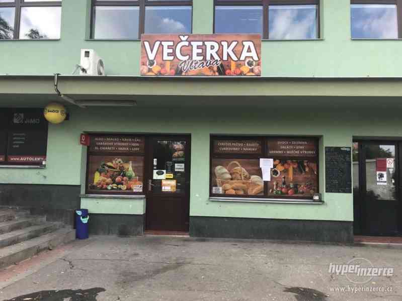 Přenechám zavedenou prodejnu večerky - foto 1