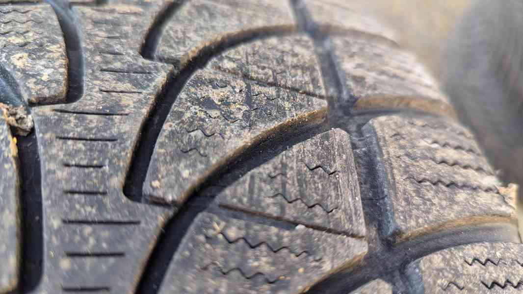 Zimní pneu 235/45R18 - foto 12