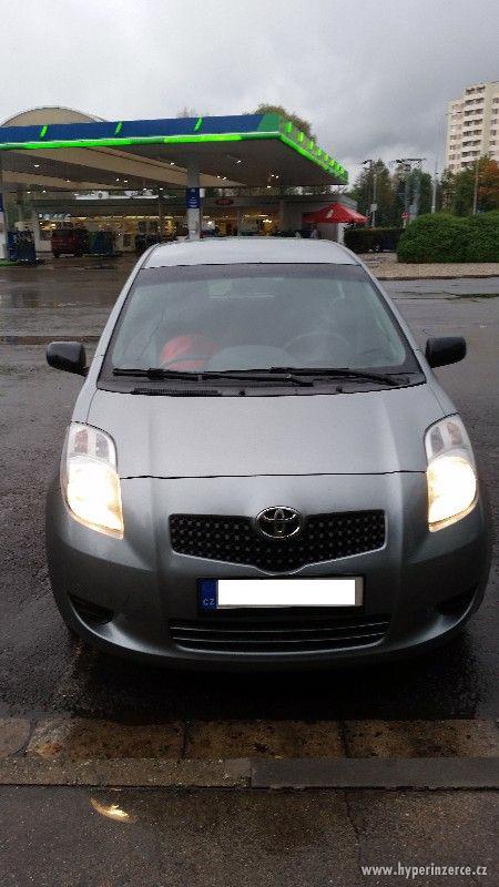 Toyota Yaris 1.0, ČR, klima, park. senz.
