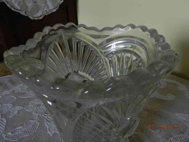 Krásná  masivní skleněná váza 21,5cm - foto 5