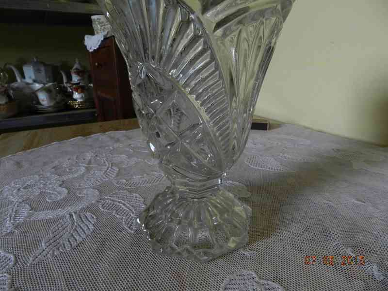 Krásná  masivní skleněná váza 21,5cm - foto 4