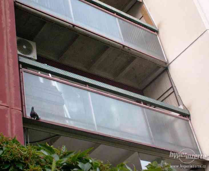 Ochrana proti holubům - sítě na okna, balkony, terasy - foto 1