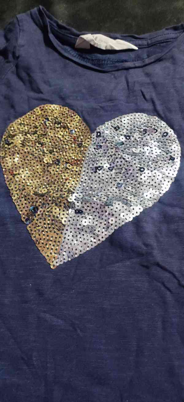 Dětské tričko s flitrovým srdcem, vel. 98/104 - foto 5