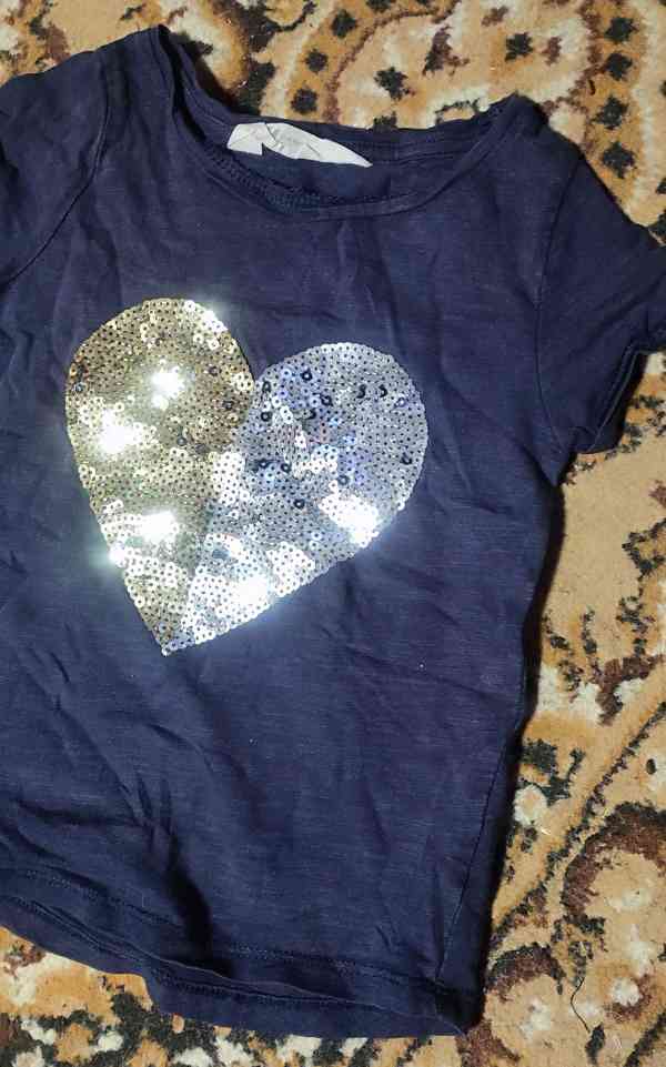Dětské tričko s flitrovým srdcem, vel. 98/104 - foto 3