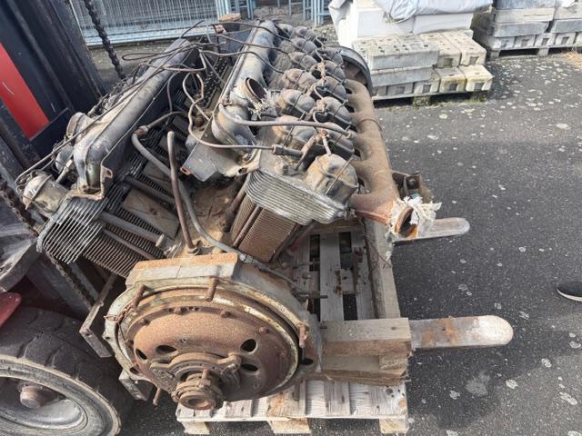 Tatra 111 MOTOR  - foto 7