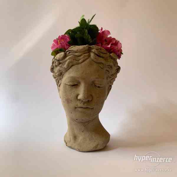 Hlava ženy - keramický obal na květináč - foto 1