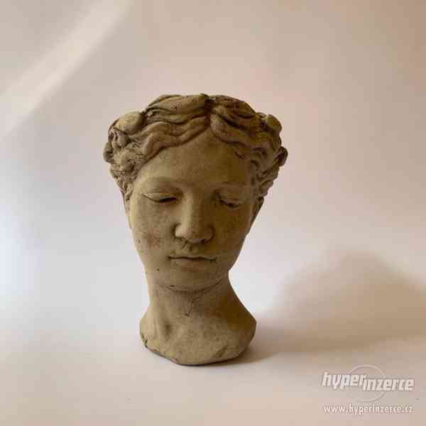 Hlava ženy - keramický obal na květináč - foto 2