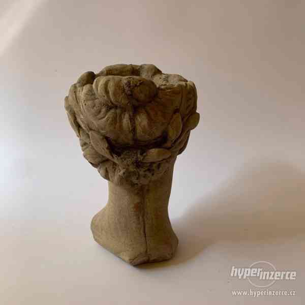 Hlava ženy - keramický obal na květináč - foto 4