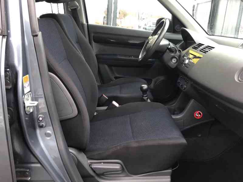 Suzuki Swift 1.3i Snow 4x4 benzín 68kw - foto 6