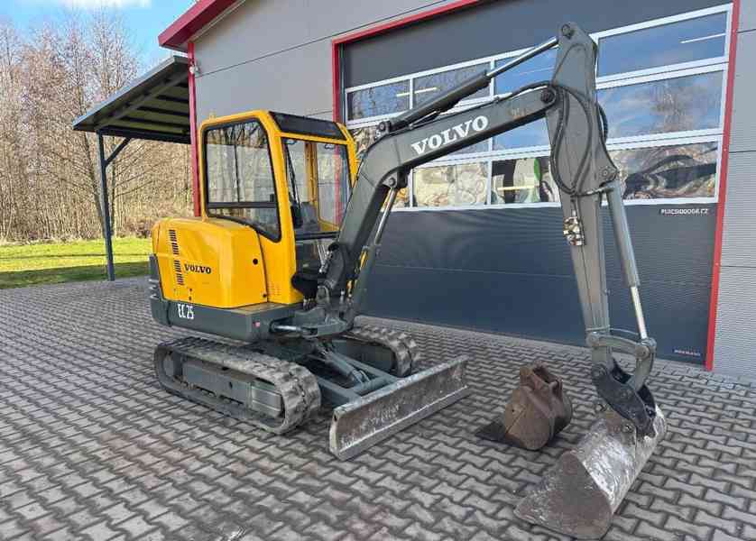 Pásové rypadlo bagr Volvo EC25