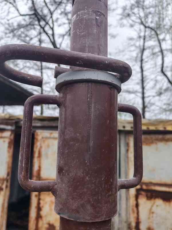 Stavební bednící stojky - foto 3