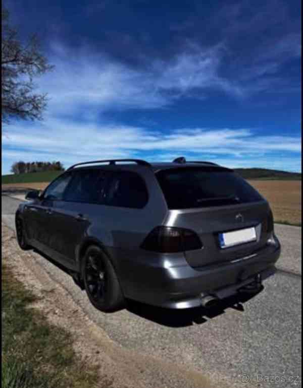BMW Řada 5 2,0 - foto 16