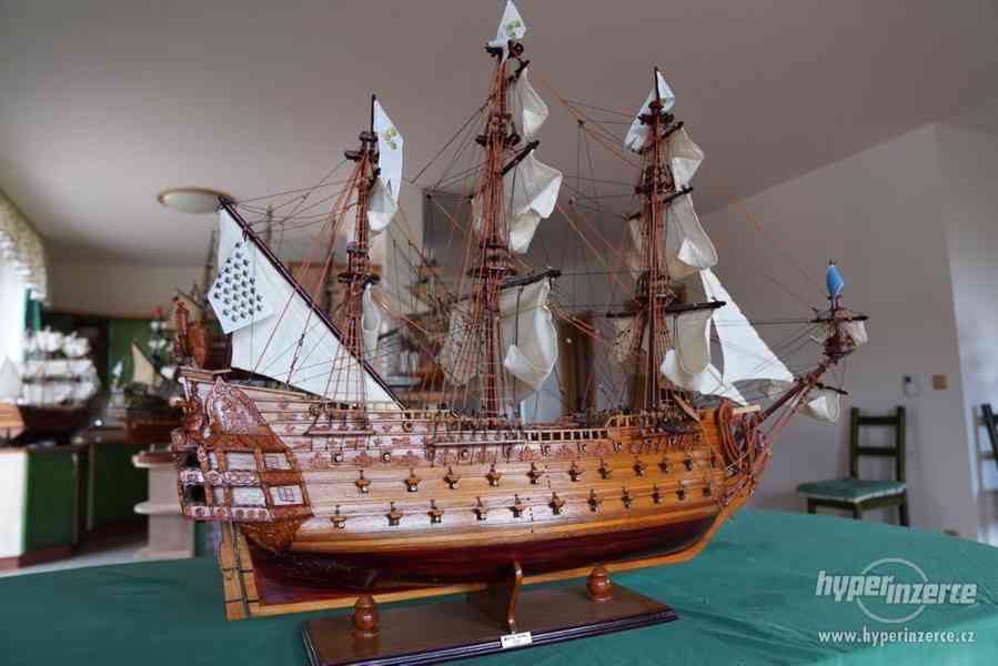 Dřevěný model lodi SOLEIL ROYAL 1669