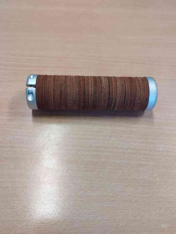 Kožené gripy Brooks Plump Leather Grips hnědé - foto 2