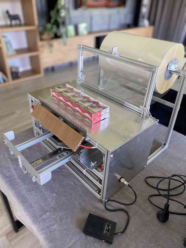 stroj na balení cigaret na celofánovou fólii - foto 2