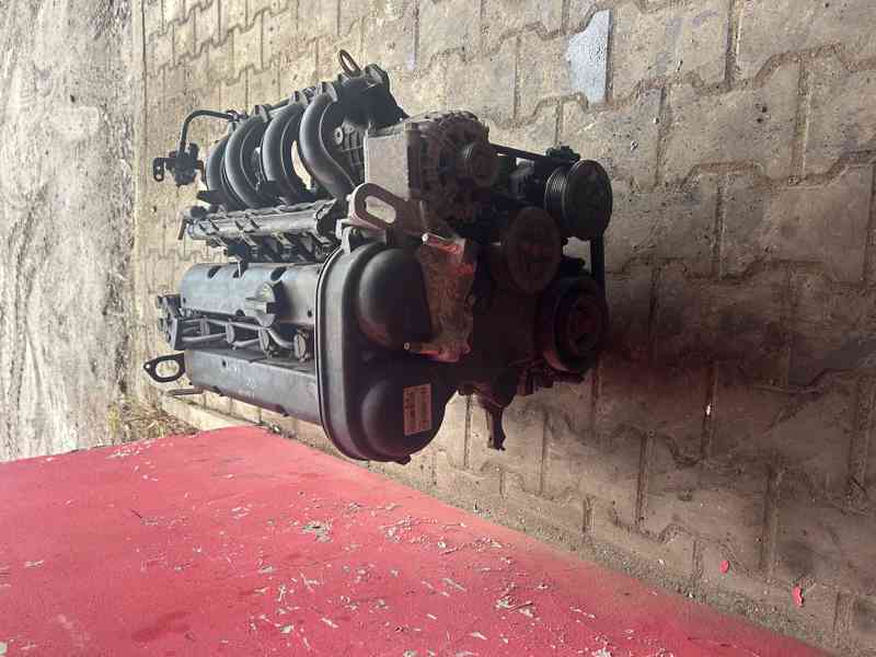 Motor 1,25 SNJB 60KW Ford Fiesta kompletní - foto 2