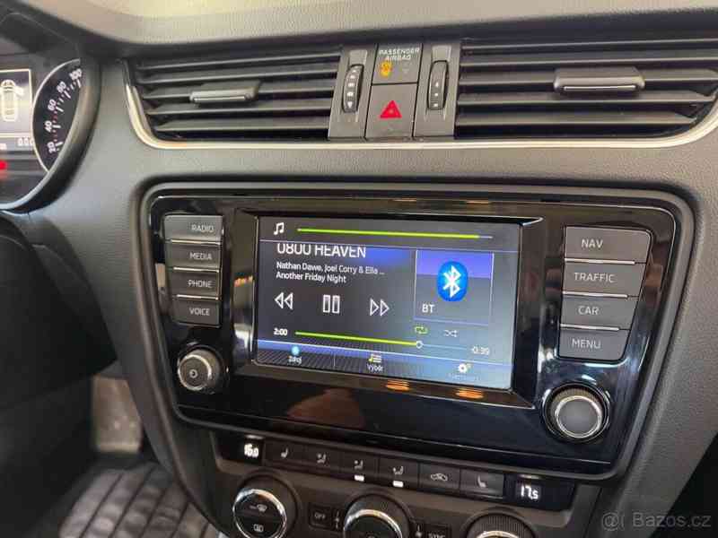 Škoda Octavia 1,6   TDI Combi - foto 12