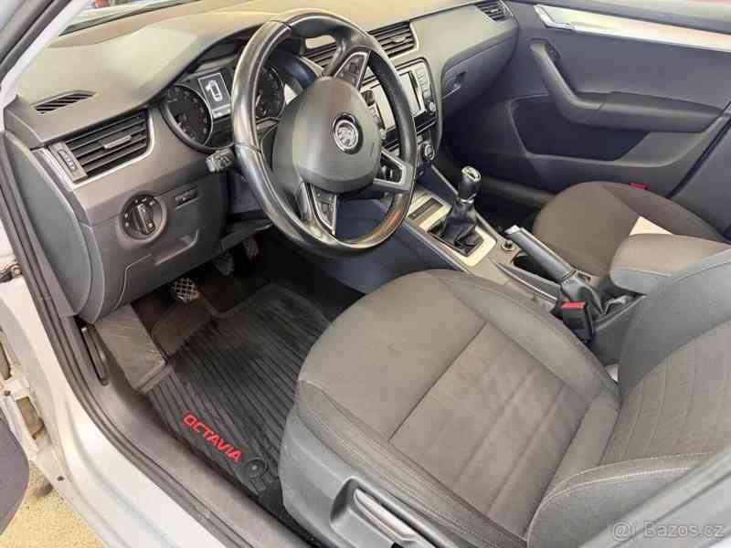 Škoda Octavia 1,6   TDI Combi - foto 10