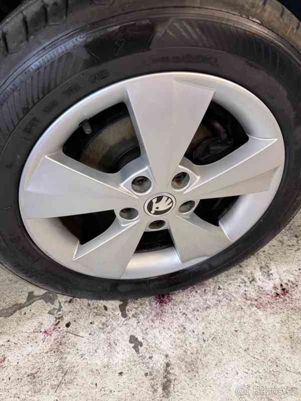 Škoda Octavia 1,6   TDI Combi - foto 9