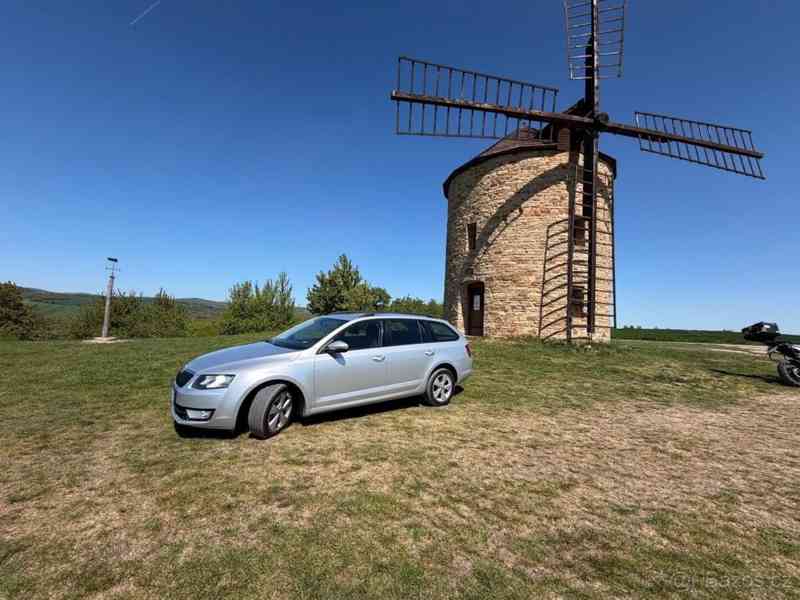 Škoda Octavia 1,6   TDI Combi - foto 7