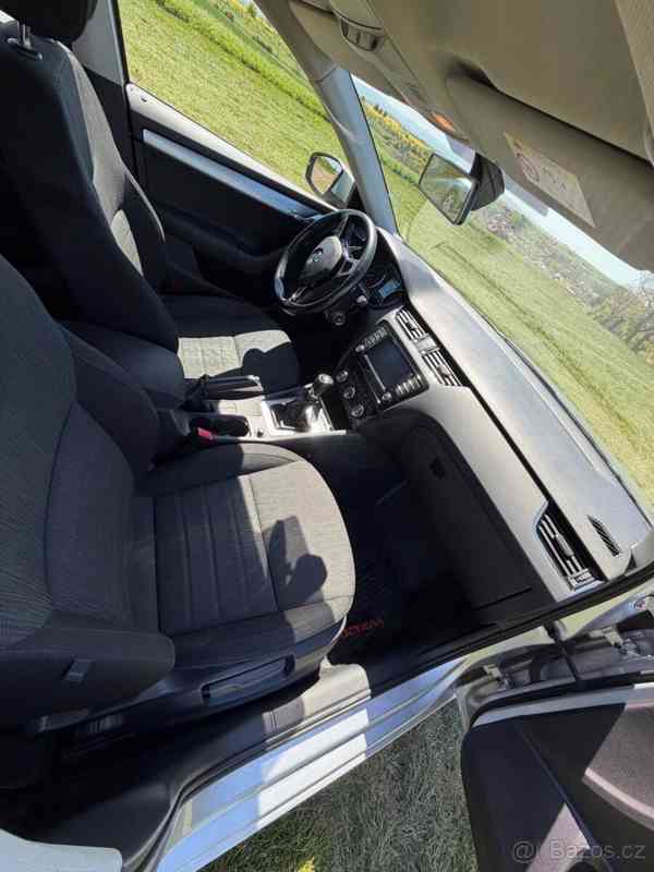 Škoda Octavia 1,6   TDI Combi - foto 5