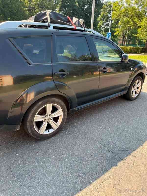Peugeot 4007 2,2   4×4 7 míst - foto 2