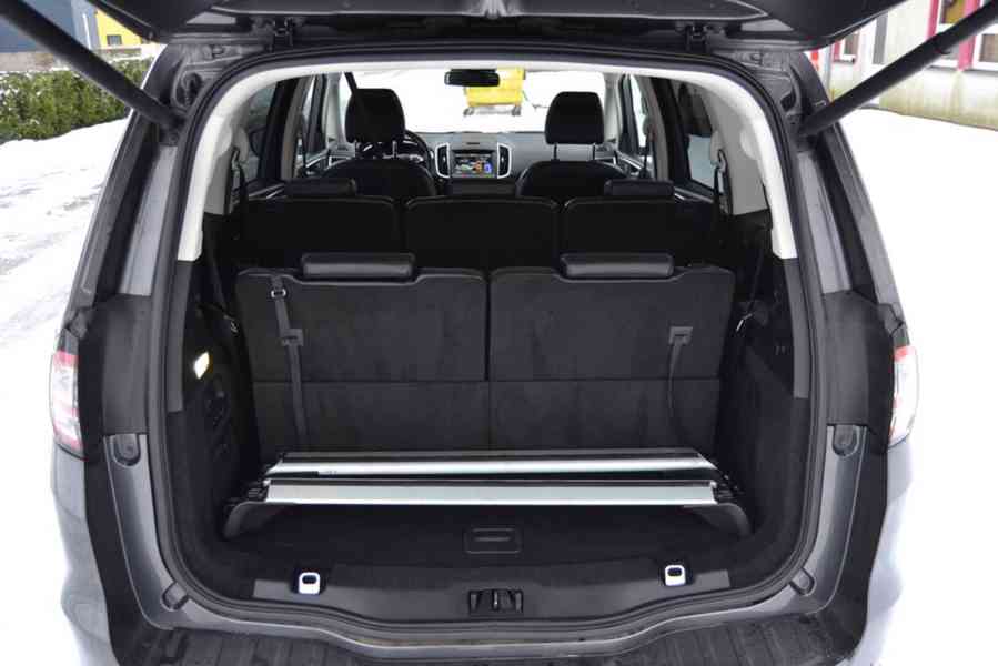 Ford Galaxy 2.0 TDCI 132kW Titanium 7 míst - foto 16