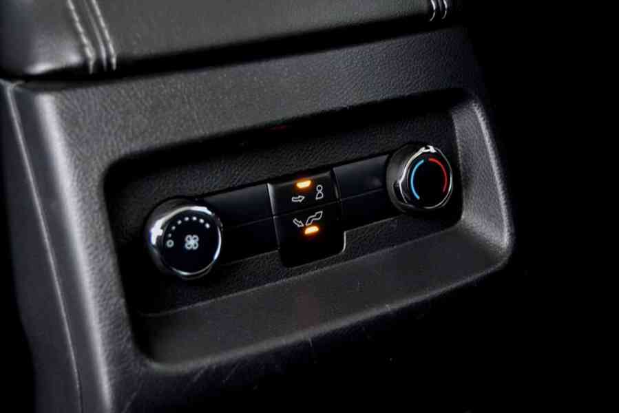 Ford Galaxy 2.0 TDCI 132kW Titanium 7 míst - foto 14