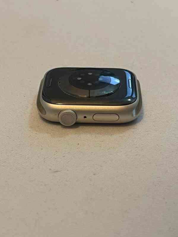 Apple Watch 9 GPS 45mm Cloud OFF vadný displej, nabíječka... - foto 6