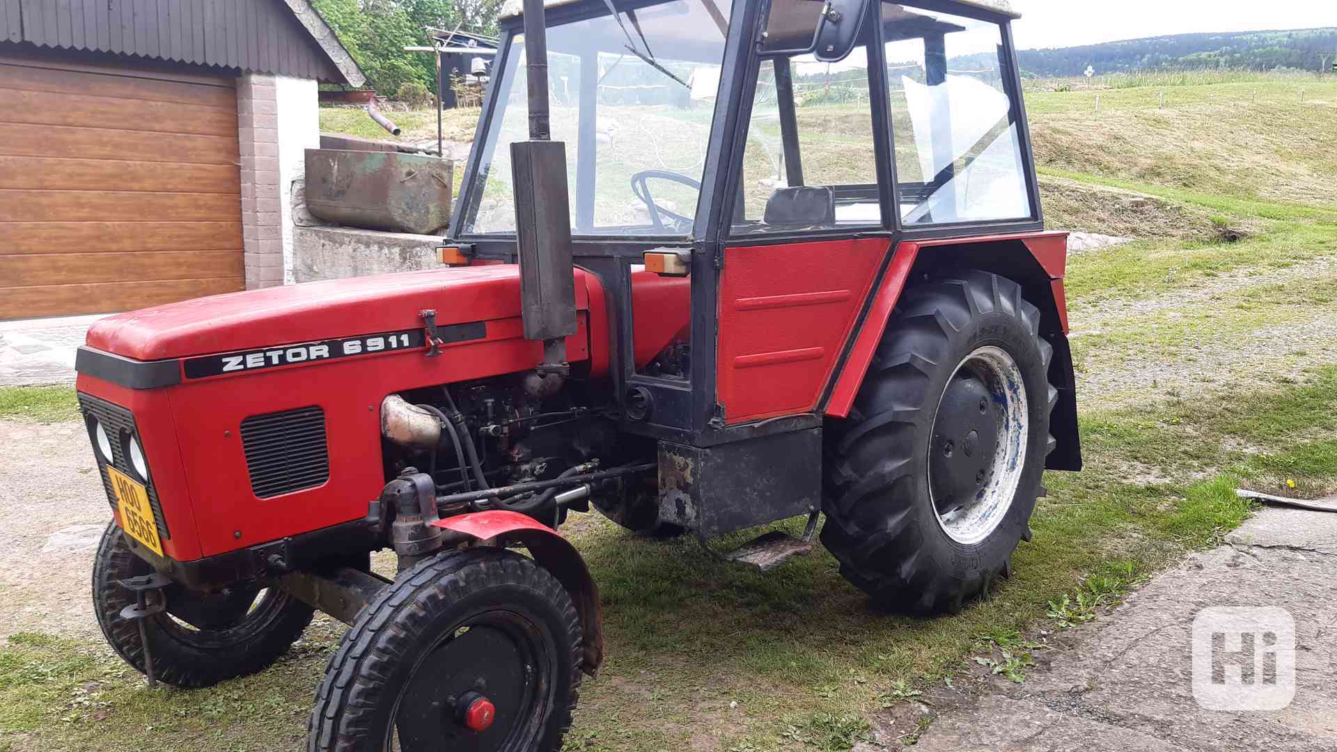 Prodám traktor Zetor 6911, plně funkční, nové zadní pneu, - foto 1