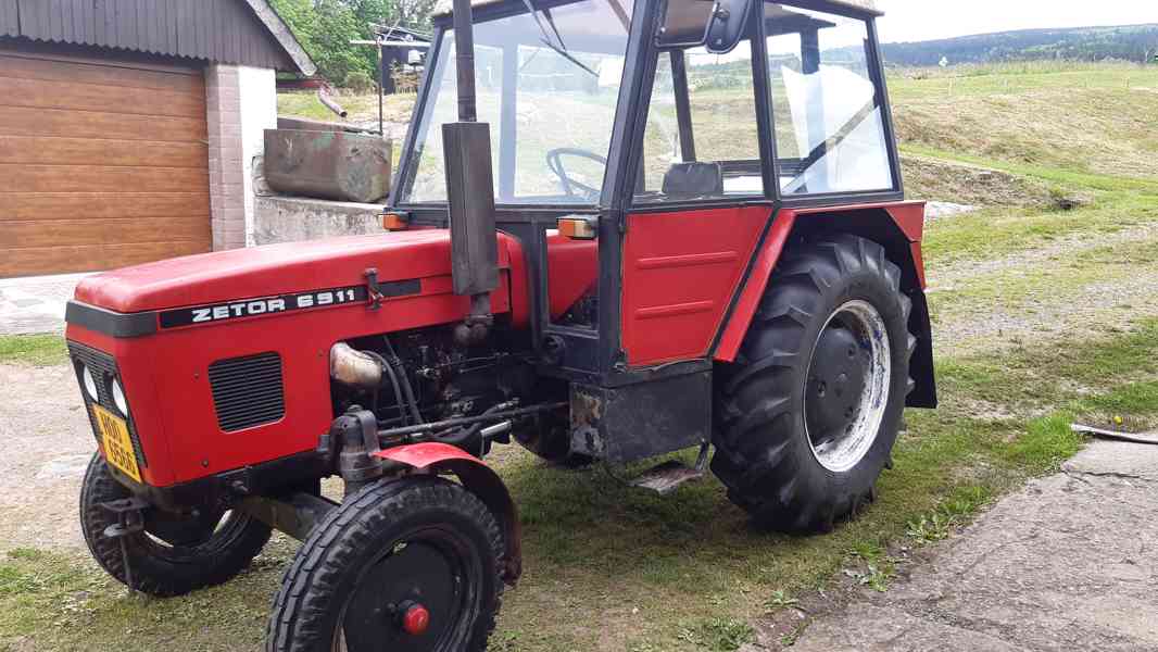Prodám traktor Zetor 6911, plně funkční, nové zadní pneu, - foto 1