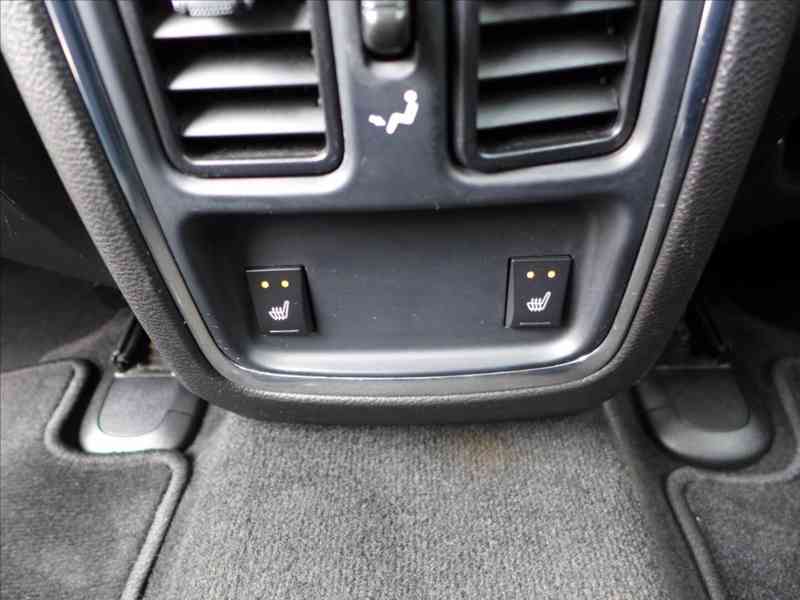 Jeep Grand Cherokee 3,0 D 4X4 - LIMITED - foto 18