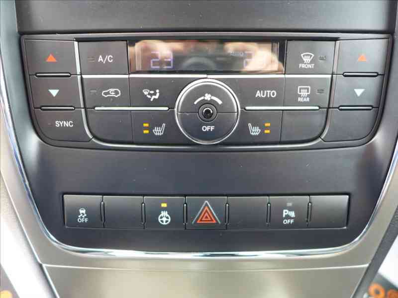 Jeep Grand Cherokee 3,0 D 4X4 - LIMITED - foto 14