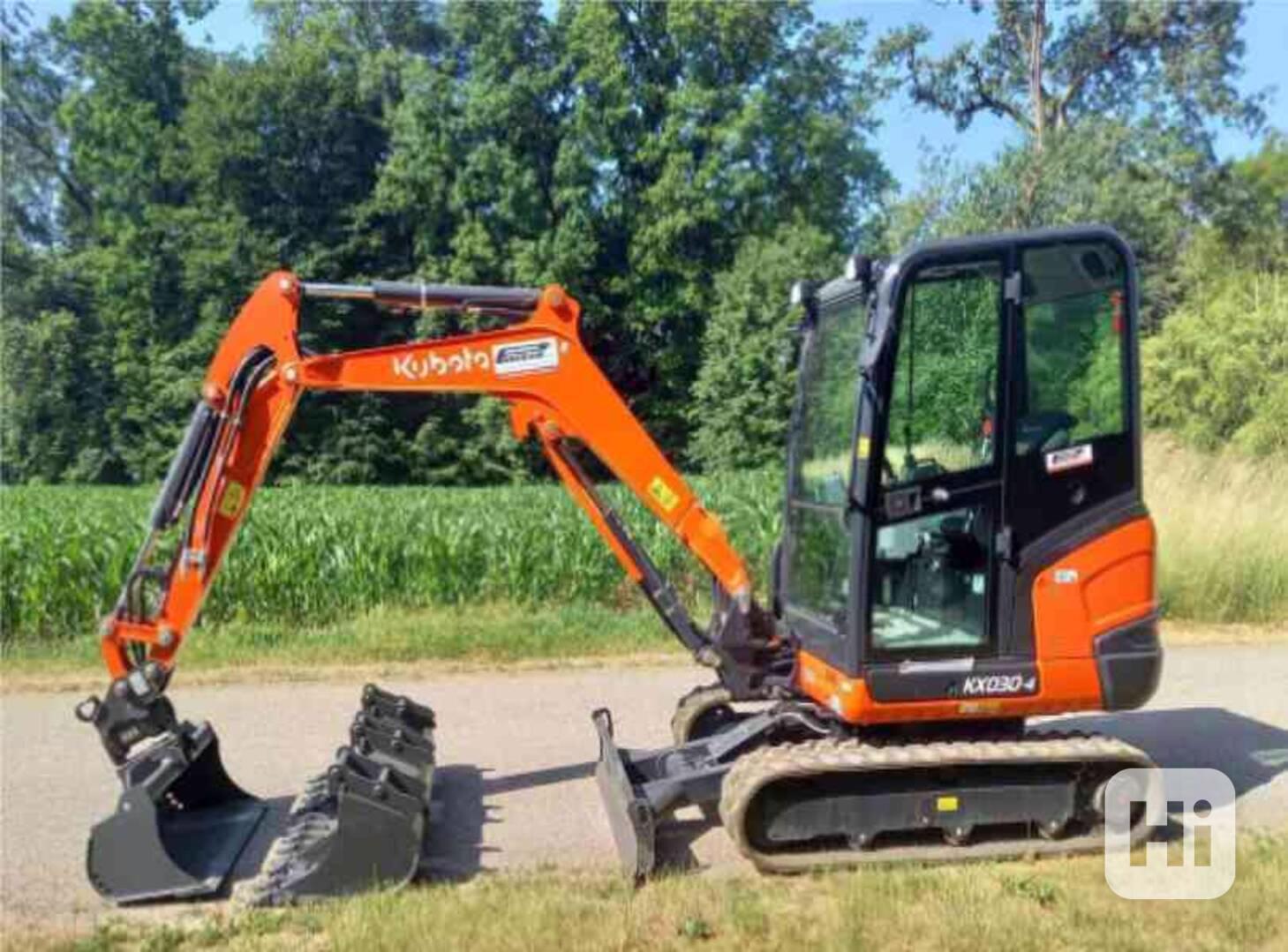 sklo sklá na stavené stroje bagre minibagre Kubota KX, U  - foto 1