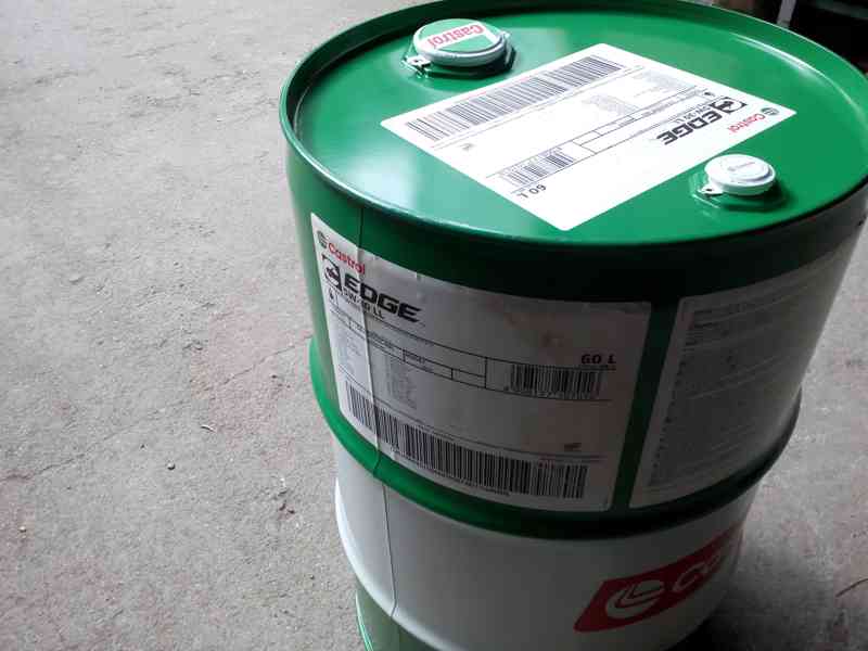 Motorový olej CASTROL EDGE 5w30 LL - foto 3