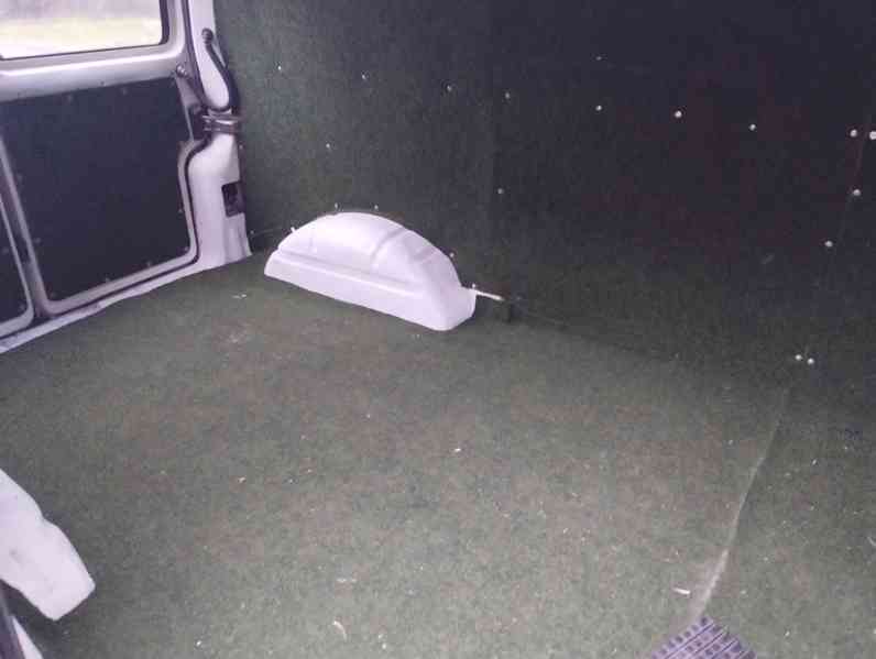 VW Transporter 1,9 TD - foto 11