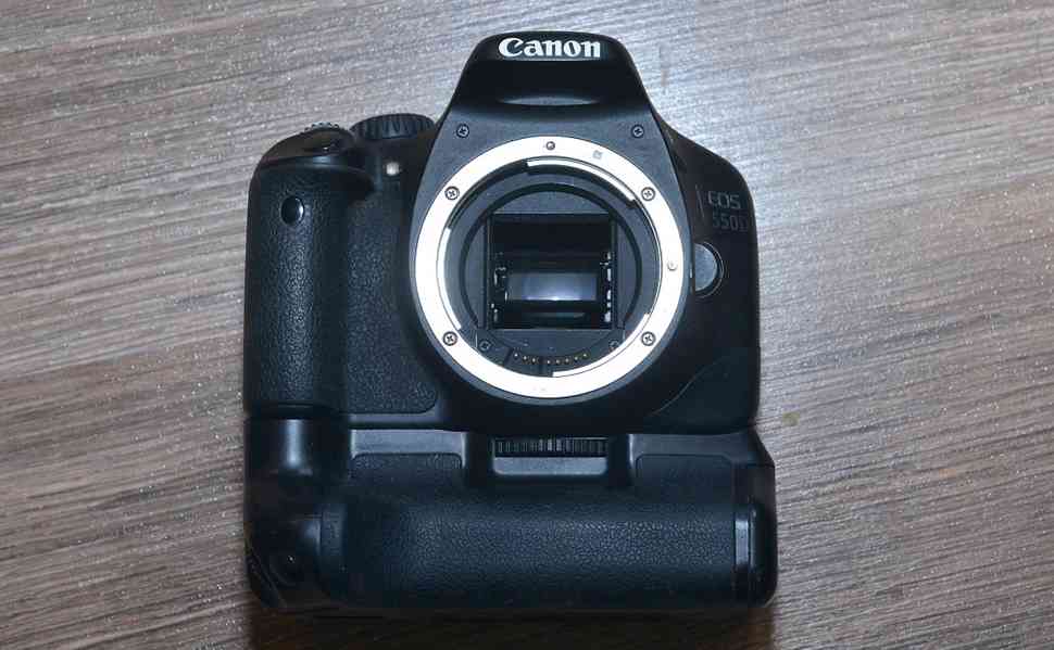 Canon EOS 550D *Full HDV*battery grip 25000 Exp - foto 3