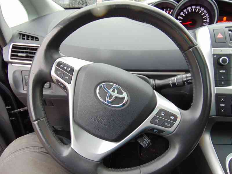 Toyota Verso 1,8i SkyView Edition benzín 108kw - foto 8