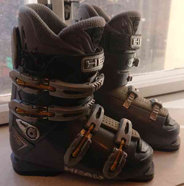 SJEZDOVÉ LYŽÁKY - foto 2