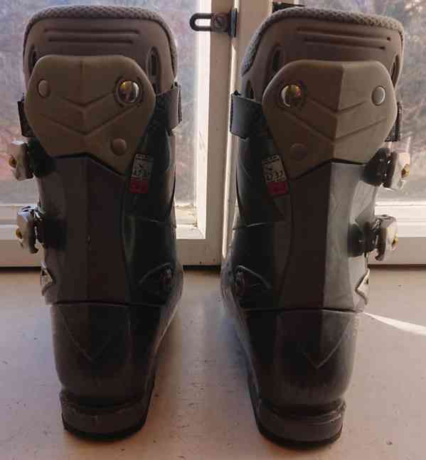 SJEZDOVÉ LYŽÁKY - foto 4