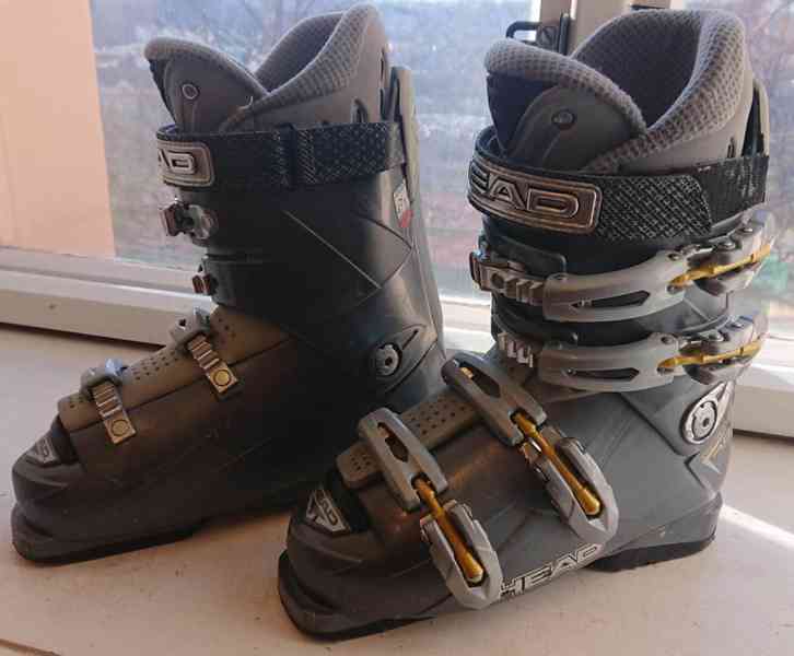 SJEZDOVÉ LYŽÁKY - foto 3