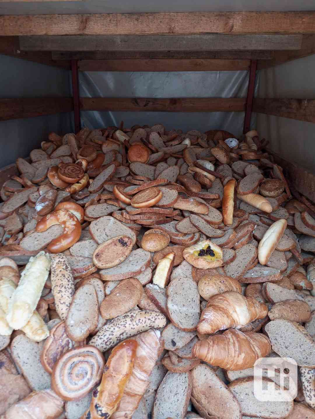 prodám krmné pečivo za 8,- /1kg - foto 1