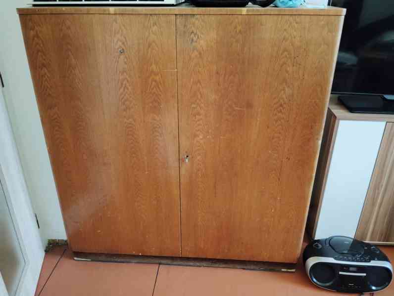 Staré skříně po prababičce - foto 4