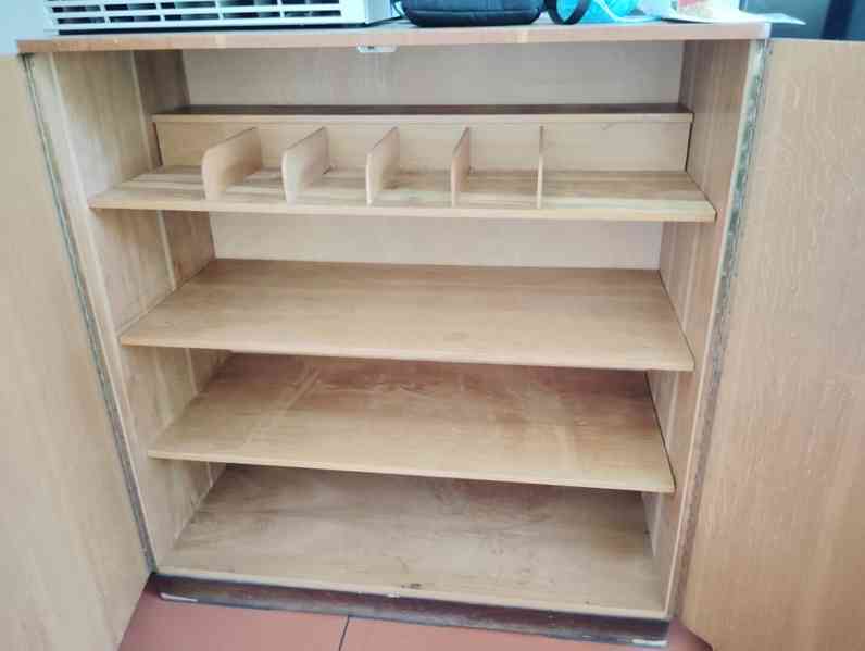 Staré skříně po prababičce - foto 2