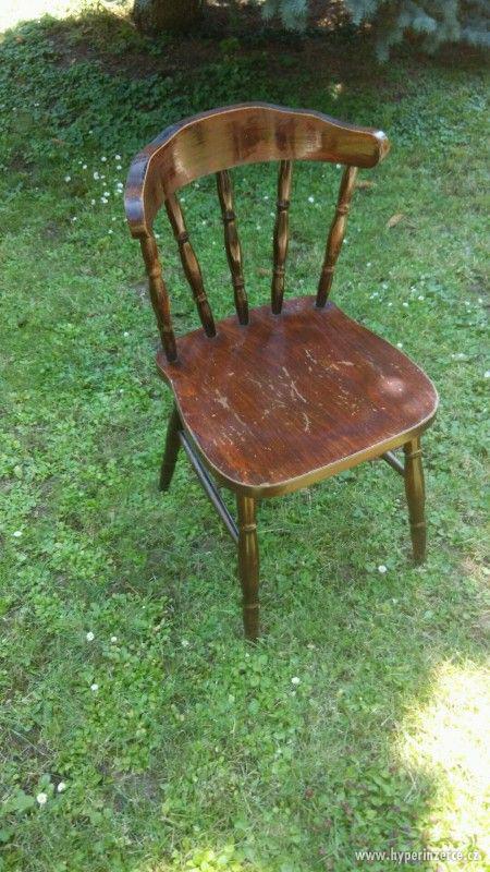 Cca 30 dřevěných židlí - foto 2