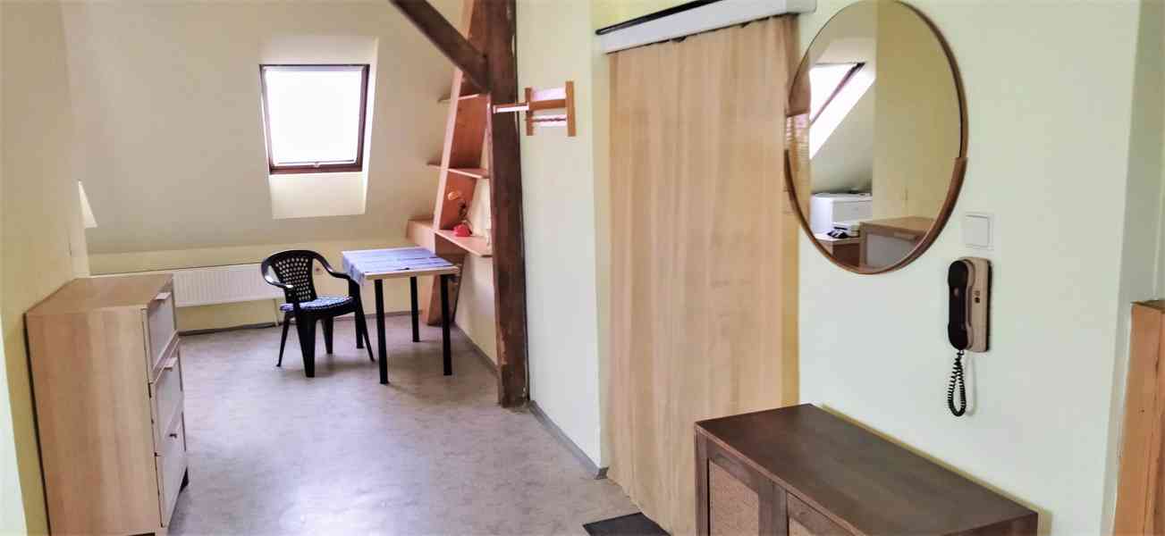 Byt 1+1 (55 m2), studenti/ky/pár, pracující, pračka - foto 5