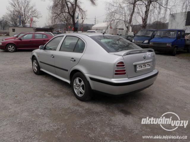 Škoda Octavia 1.6, plyn, vyrobeno 1998, el. okna, STK, centrál - foto 10